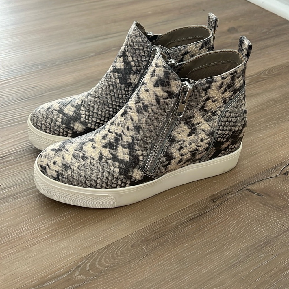 Booties, never worn